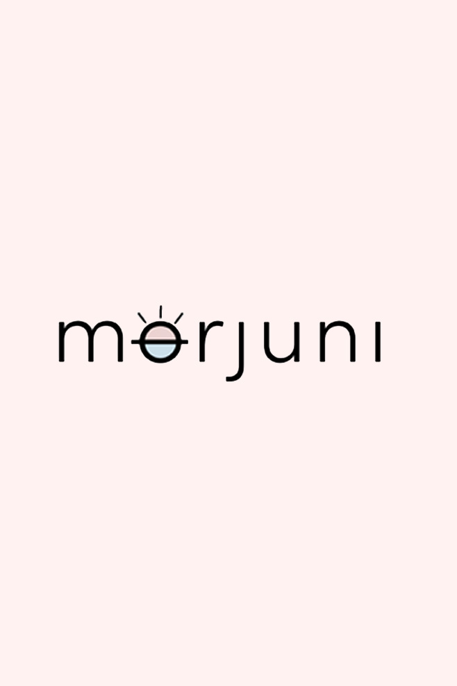 Logo for Morjuni Cafe. The 'O' in Morjuni has a sun